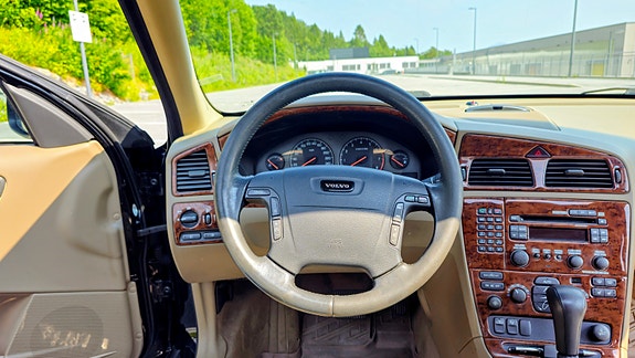 Volvo V70 17 of 30