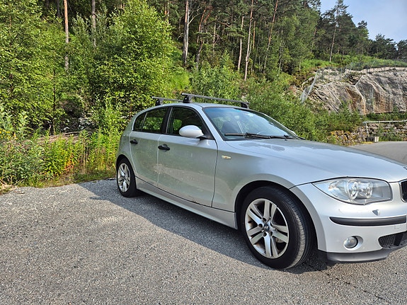 BMW 118d 3 of 5