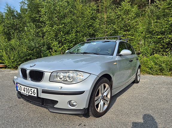 BMW 118d 2 of 5