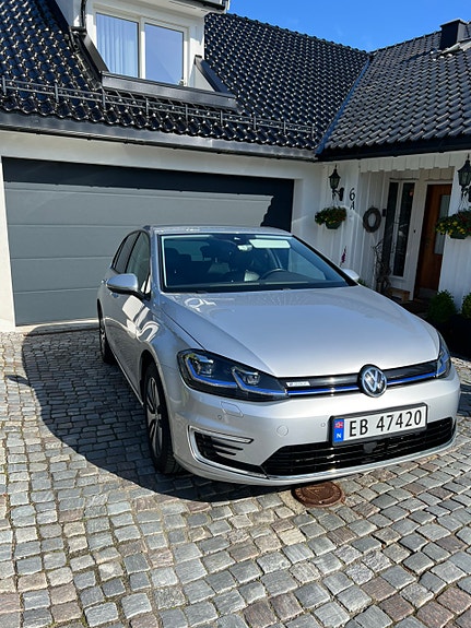 Volkswagen e-Golf VII 5 of 5
