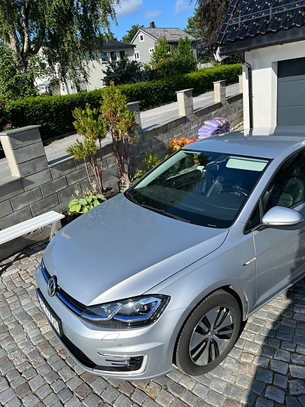 Volkswagen e-Golf VII 4 of 5