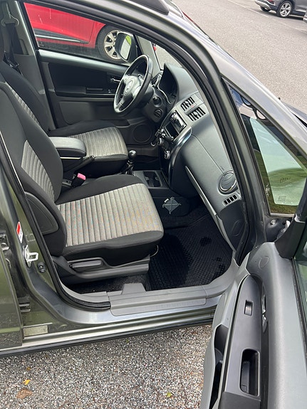 Suzuki SX4 11 of 30