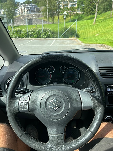 Suzuki SX4 2 of 30