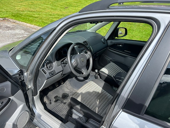 Suzuki SX4 5 of 30