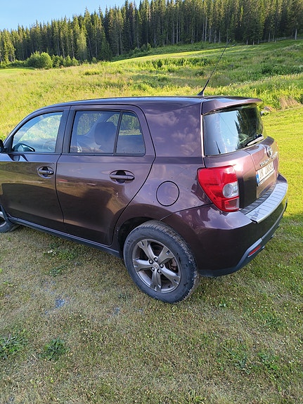 Toyota Urban Cruiser 2 of 5