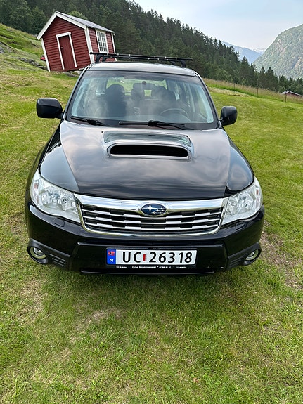 Subaru Forester 2 of 5