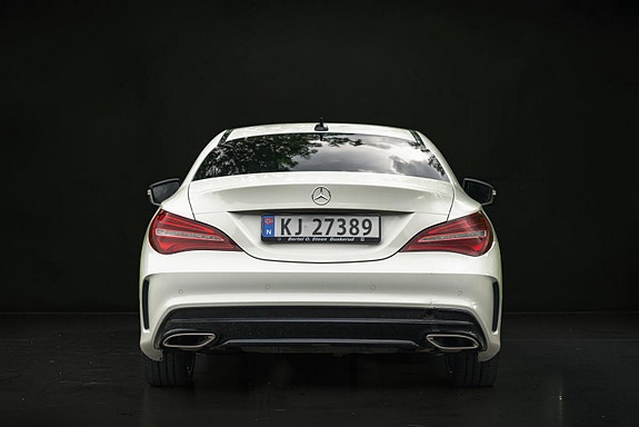 Mercedes-Benz CLA180 4 of 5