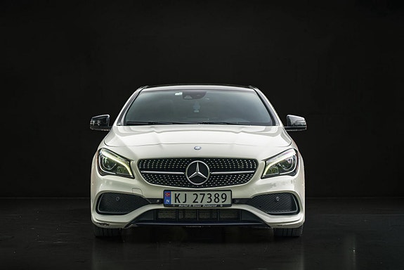 Mercedes-Benz CLA180 2 of 5