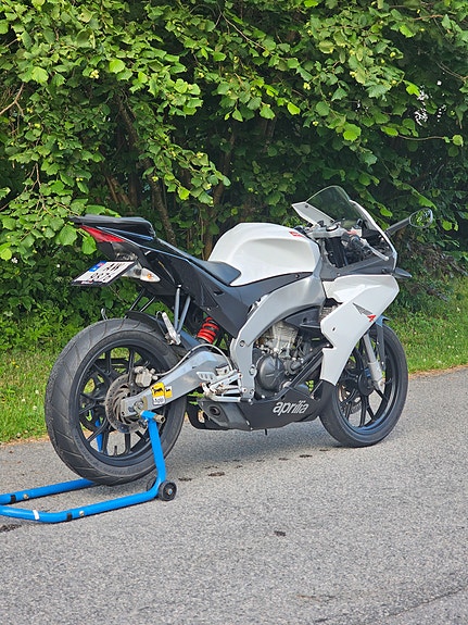 Aprilia RS4 125 4 of 5