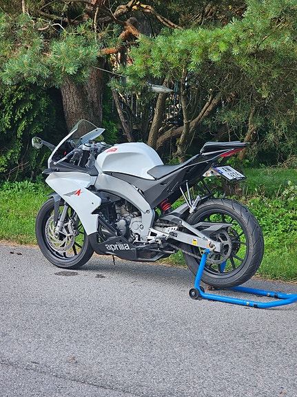 Aprilia RS4 125 7 of 14