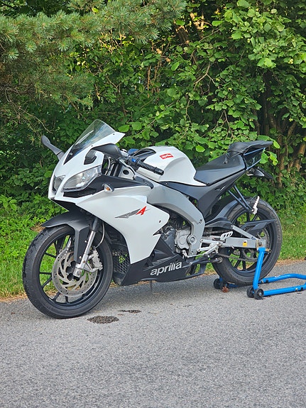 Aprilia RS4 125 8 of 14