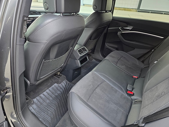 Audi e-tron Sportback 20 of 25