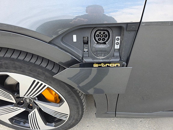 Audi e-tron Sportback 10 of 25
