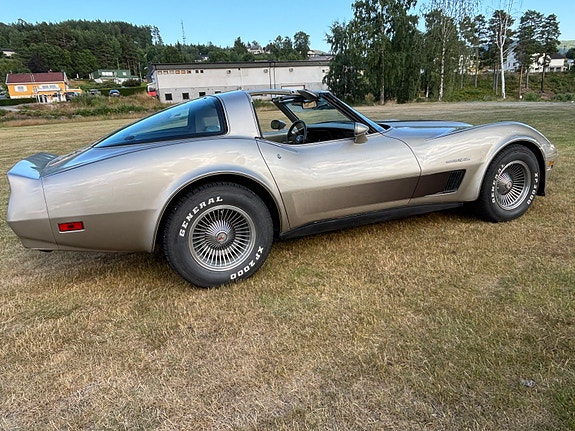 Chevrolet Corvette 5 of 5