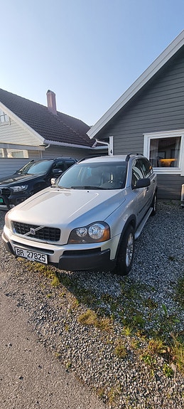 Volvo XC90 3 of 5