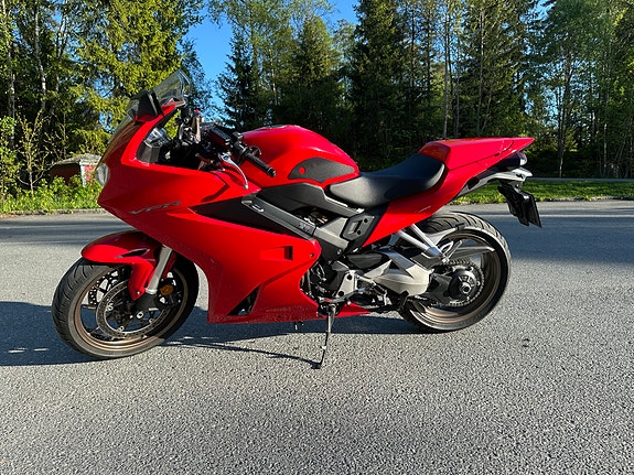 Honda VFR 800 4 of 9
