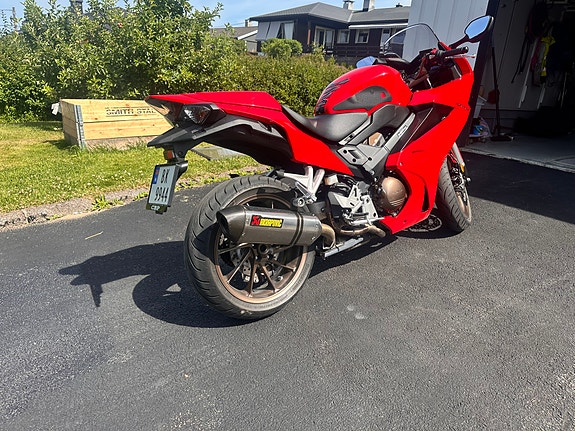 Honda VFR 800 2 of 9