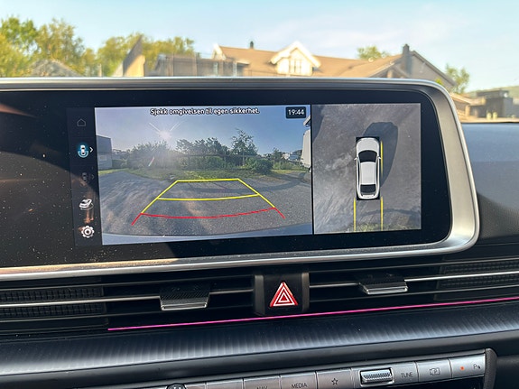 Hyundai Ioniq 6 12 of 16