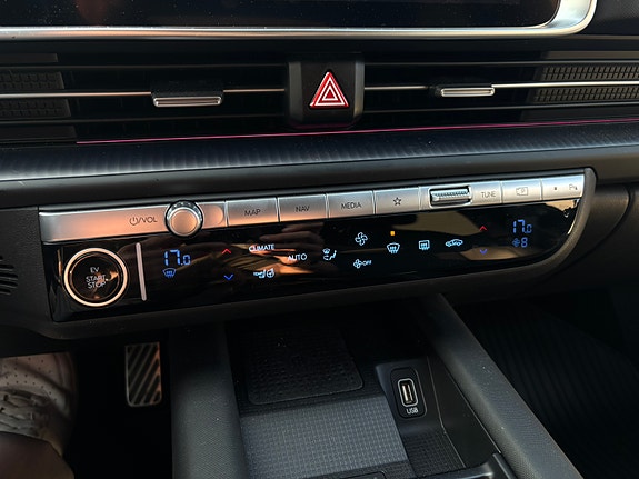 Hyundai Ioniq 6 10 of 16