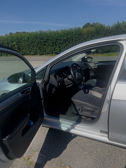 Volkswagen e-Golf VII 7 of 11