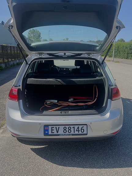 Volkswagen e-Golf VII 4 of 11