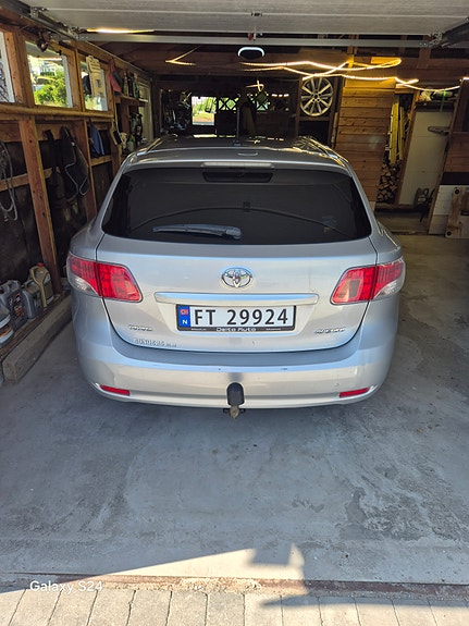 Toyota Avensis 5 of 5