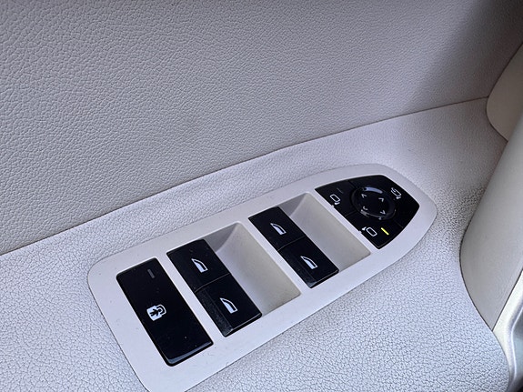 BMW iX 27 of 30