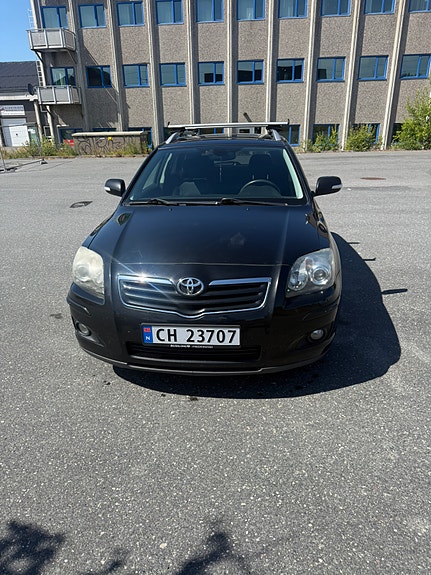 Toyota Avensis 5 of 5