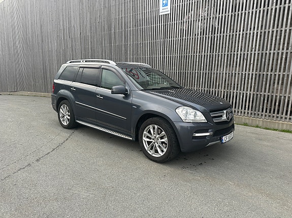 Mercedes-Benz GL350 2 of 5