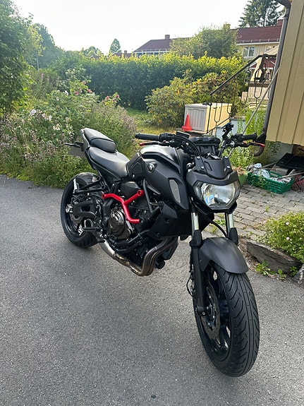 Yamaha MT-07 3 of 5