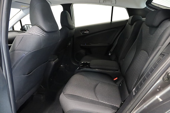 Toyota Prius 13 of 15