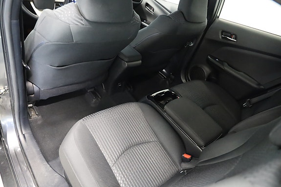 Toyota Prius 12 of 15