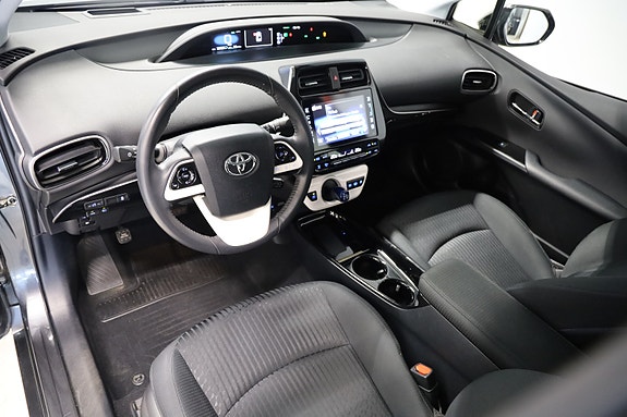 Toyota Prius 7 of 15