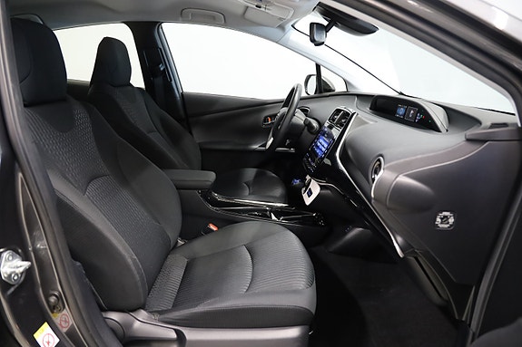 Toyota Prius 11 of 15