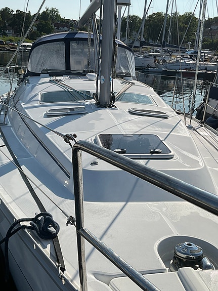 Velholdt og velutstyrt Beneteau 343 med nyere rulleseil selges 5 of 5