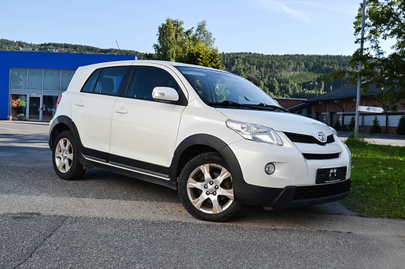Toyota Urban Cruiser 2 of 5