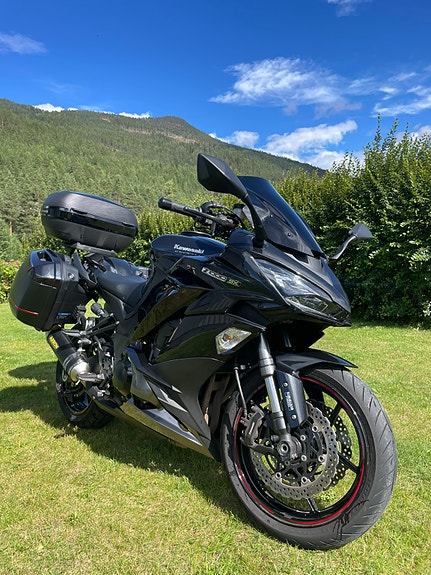 Kawasaki Z 1000 SX 2 of 12