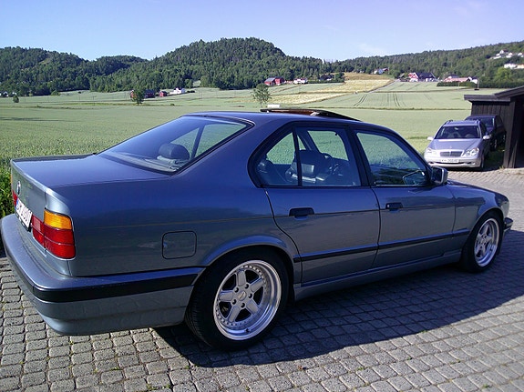 BMW 530i 11 of 30