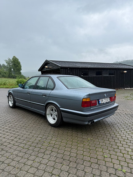 BMW 530i 7 of 30