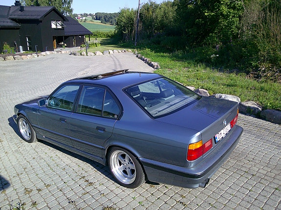 BMW 530i 2 of 30