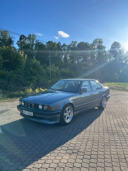 BMW 530i 3 of 30