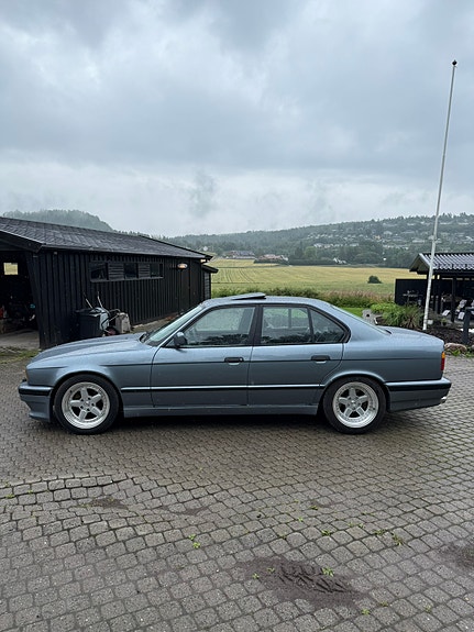 BMW 530i 6 of 30
