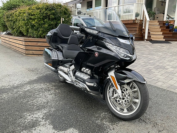 Honda GL 1800 Goldwing 2 of 5