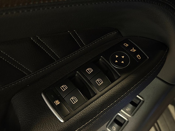 Mercedes-Benz GLS350 d 30 of 30