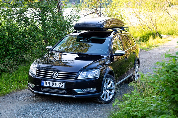 Volkswagen Passat 2 of 5