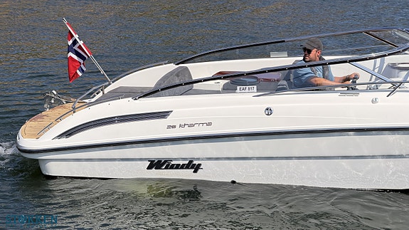 Windy Kharma 26 - 300hk D4 - Strøken tilstand kombinert med riktig motorisering 4 of 5