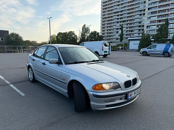 BMW 316i 3 of 13