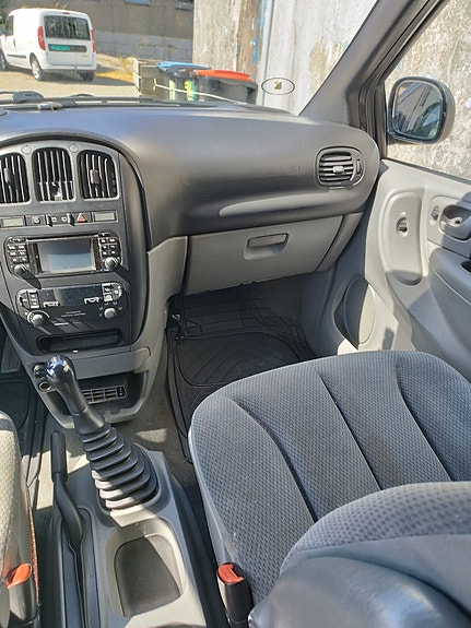 Chrysler Grand Voyager 6 of 9