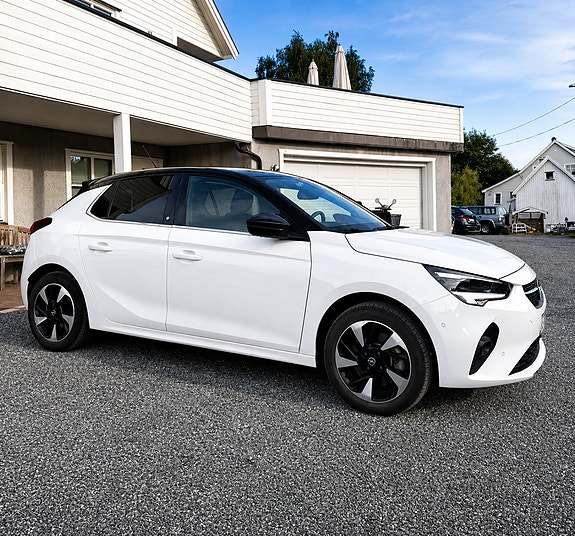 Opel Corsa 2 of 5