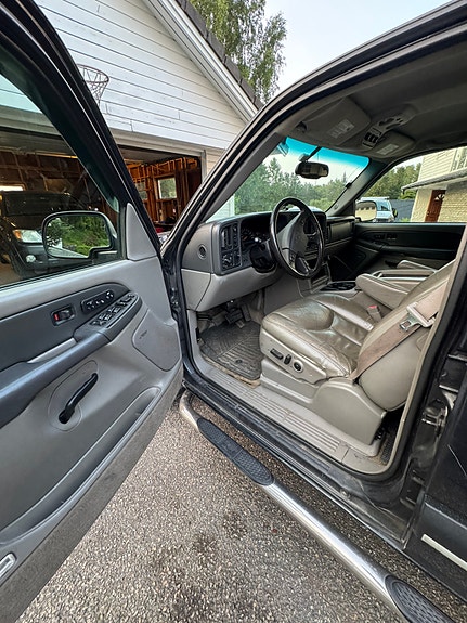 Chevrolet Tahoe 8 of 18